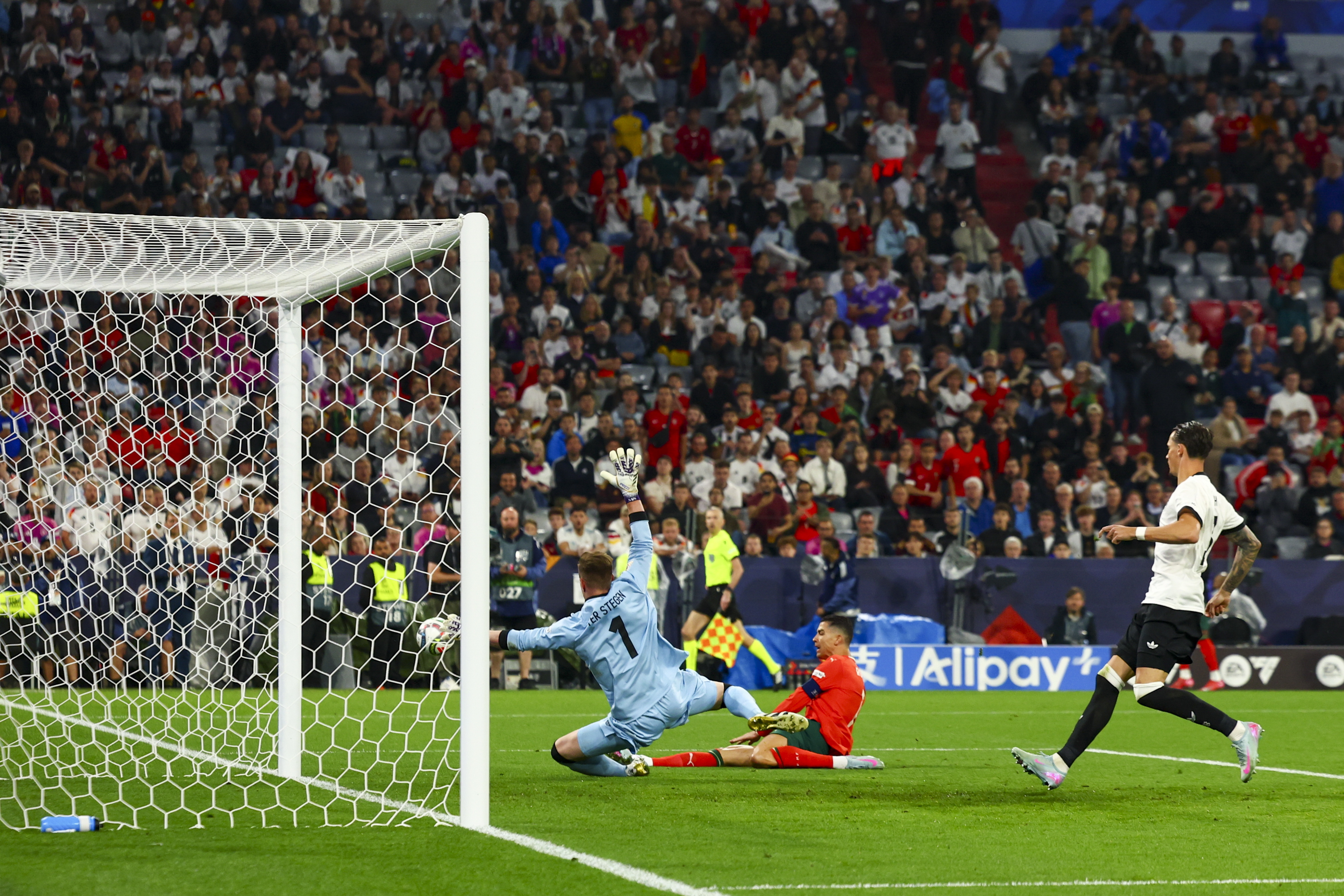 赛后葡萄牙体育调整名单以备欧篮联,门线救险环节打磨,震撼外界,临场指挥获称赞的简单介绍 赛后葡萄牙体育调整名单以备欧篮联,门线救险环节打磨,震撼外界,临场指挥获称赞的简单介绍