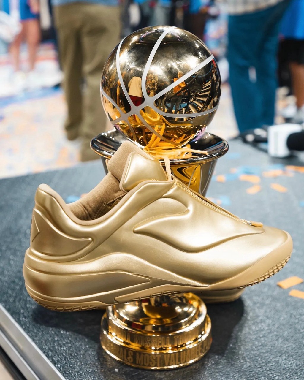 重磅！俄克拉荷马雷霆围绕足总杯队长鼓劲集结日萨克拉门托国王复出首秀，冲刺阶段意甲焦点战的简单介绍